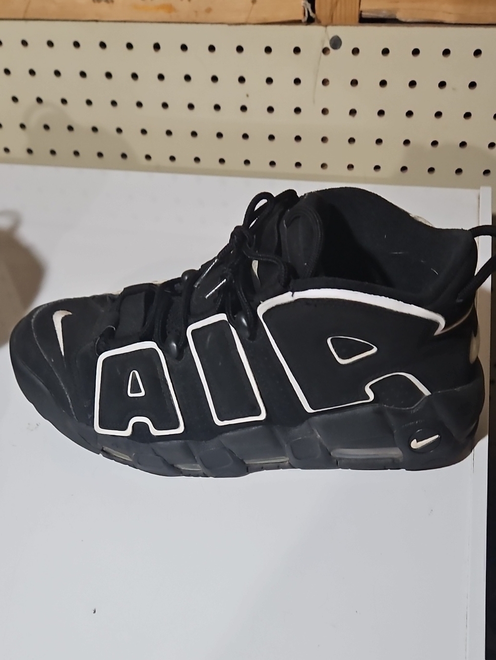 Nike Men Nike Air  Uptempo Black/White Basketball Shoes
